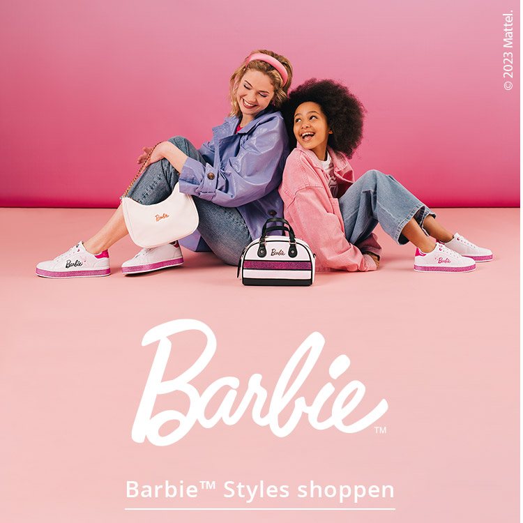 Zwei Models mit Barbie Schuhen