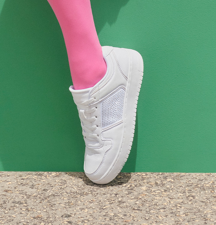 fehér sneakerek